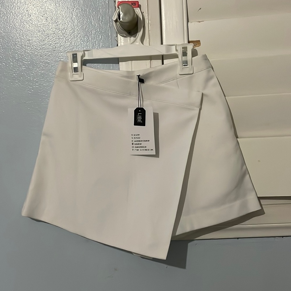 white skort. new with tag